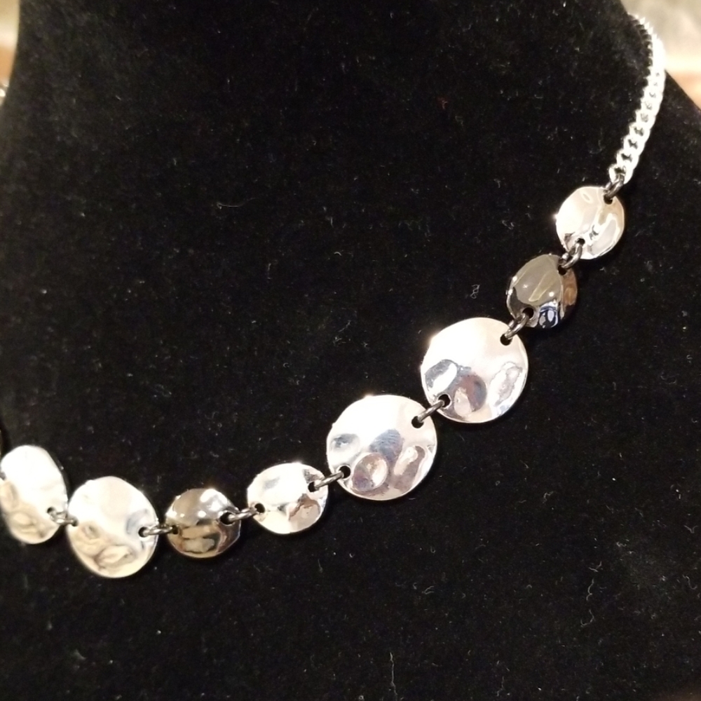 Black and Silver Chain Necklace - Picture 3 of 7